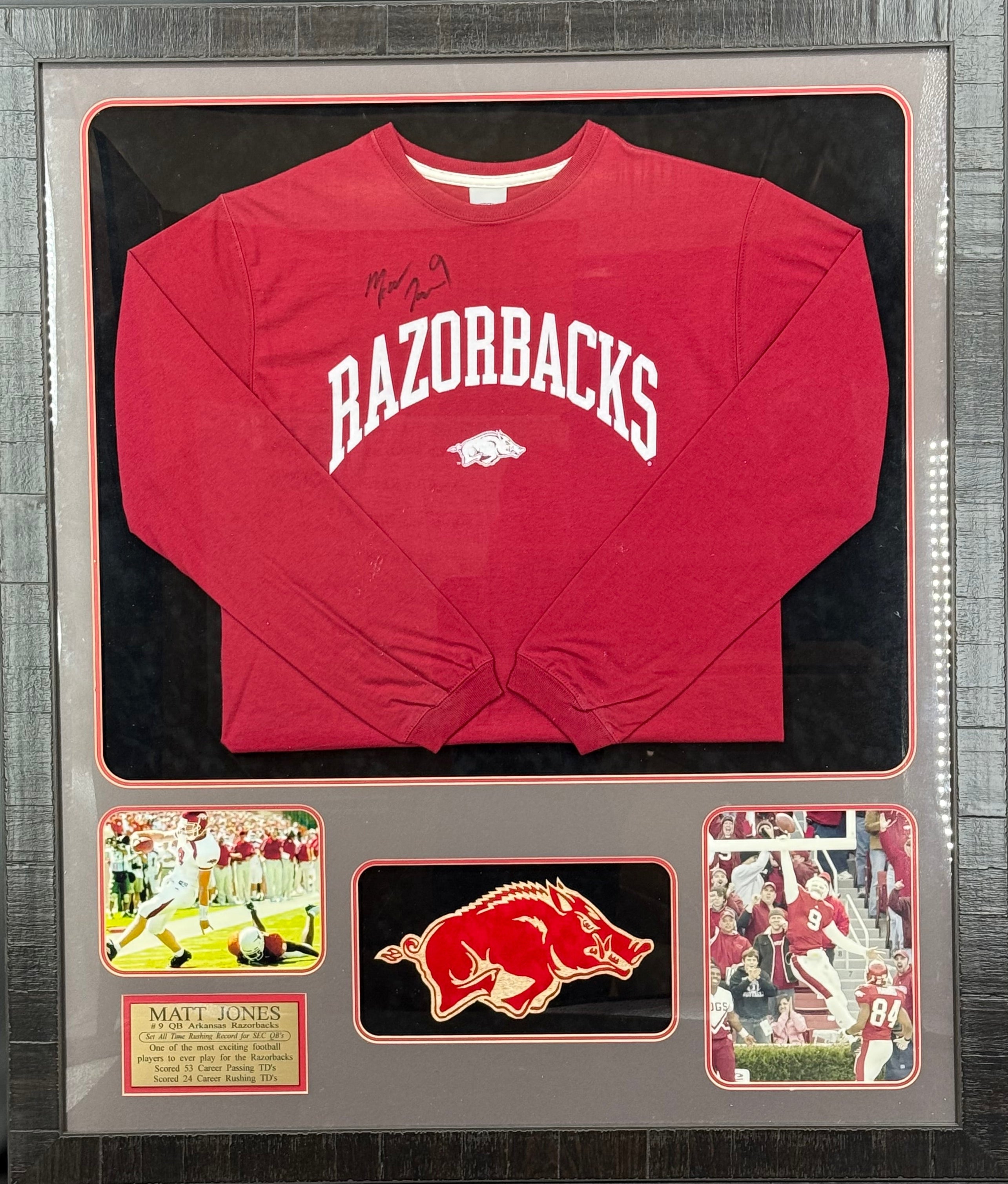 Matt Jones Autographed Arkansas Razorbacks Long Sleeve Shirt Framed Display
